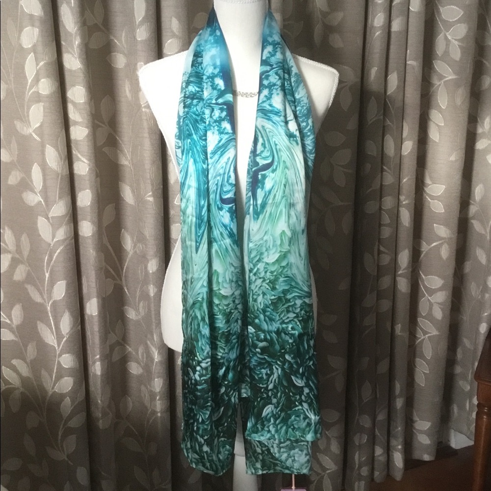 NWT; Scarf - Picture 8 of 8